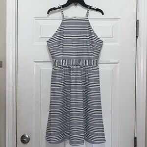 3/$15 Banana Republic size 4 petite blue and white striped sundress